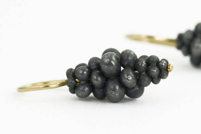 Granalien schwarz - Ohrschmuck Ag, geschwärzt 750 Au